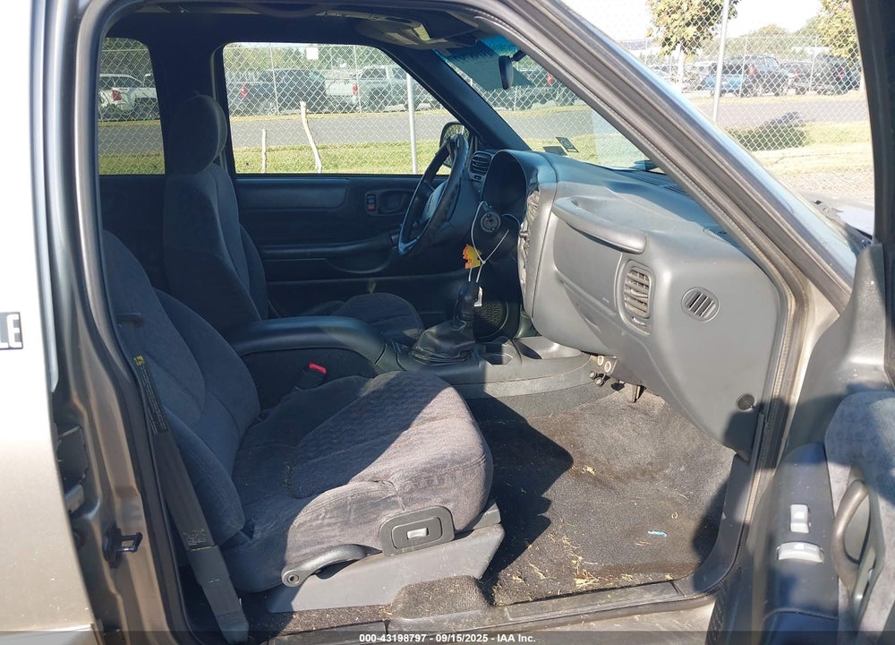 2001 GMC JIMMY SLE VIN: 1GKDT13W912169541