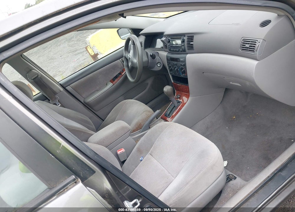 2005 TOYOTA COROLLA LE VIN: 1NXBR32E75Z484608