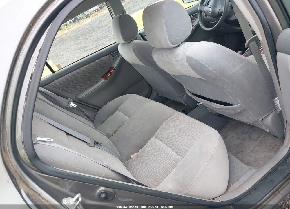 2005 TOYOTA COROLLA LE VIN: 1NXBR32E75Z484608