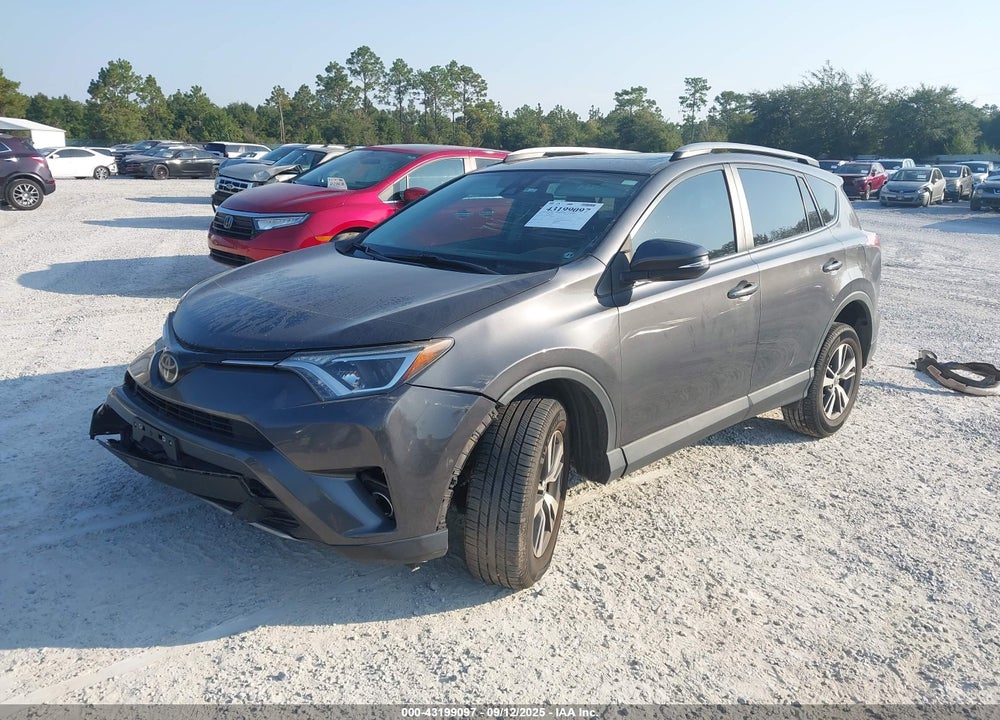 2018 TOYOTA RAV4 XLE VIN: 2T3RFREV6JW840196