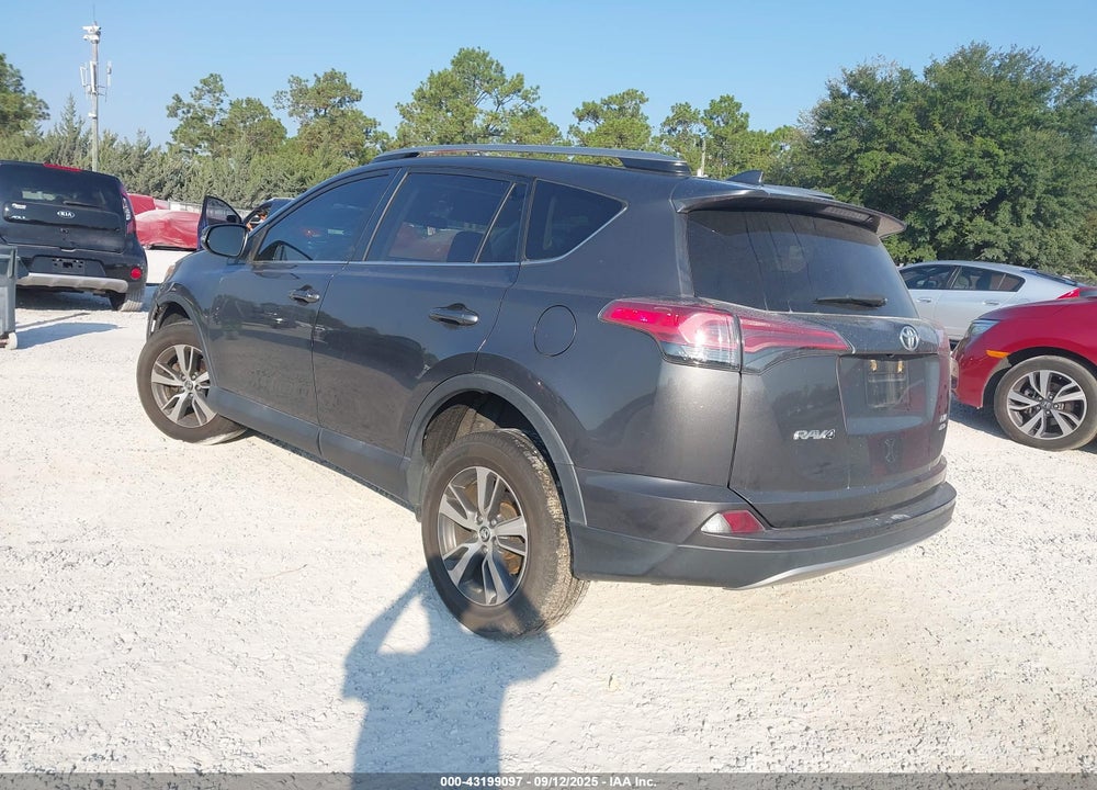 2018 TOYOTA RAV4 XLE VIN: 2T3RFREV6JW840196