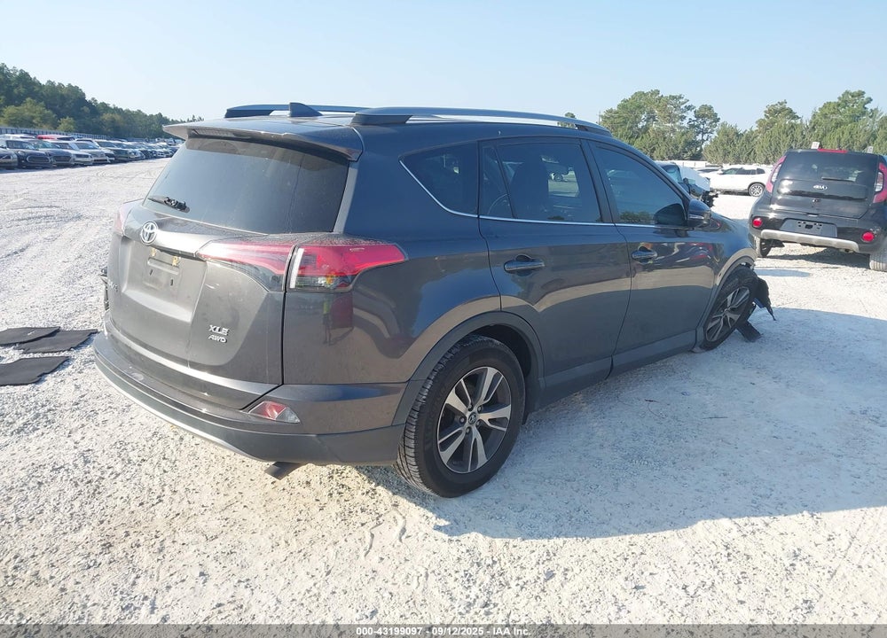 2018 TOYOTA RAV4 XLE VIN: 2T3RFREV6JW840196