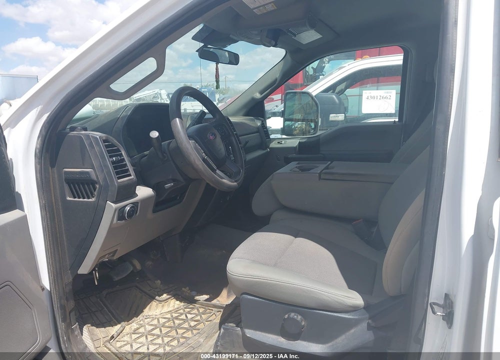 2020 FORD F-350 CHASSIS XL VIN: 1FD8W3HT6LEE07874