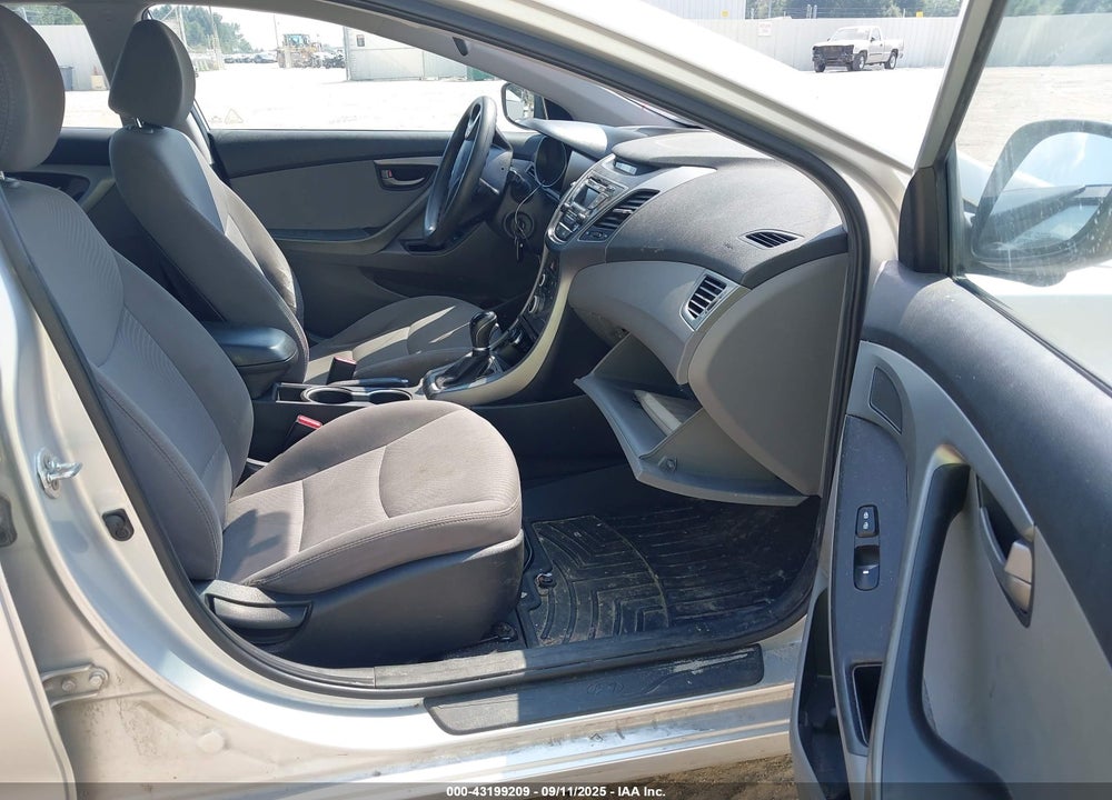 2016 HYUNDAI ELANTRA SE VIN: 5NPDH4AE5GH730740