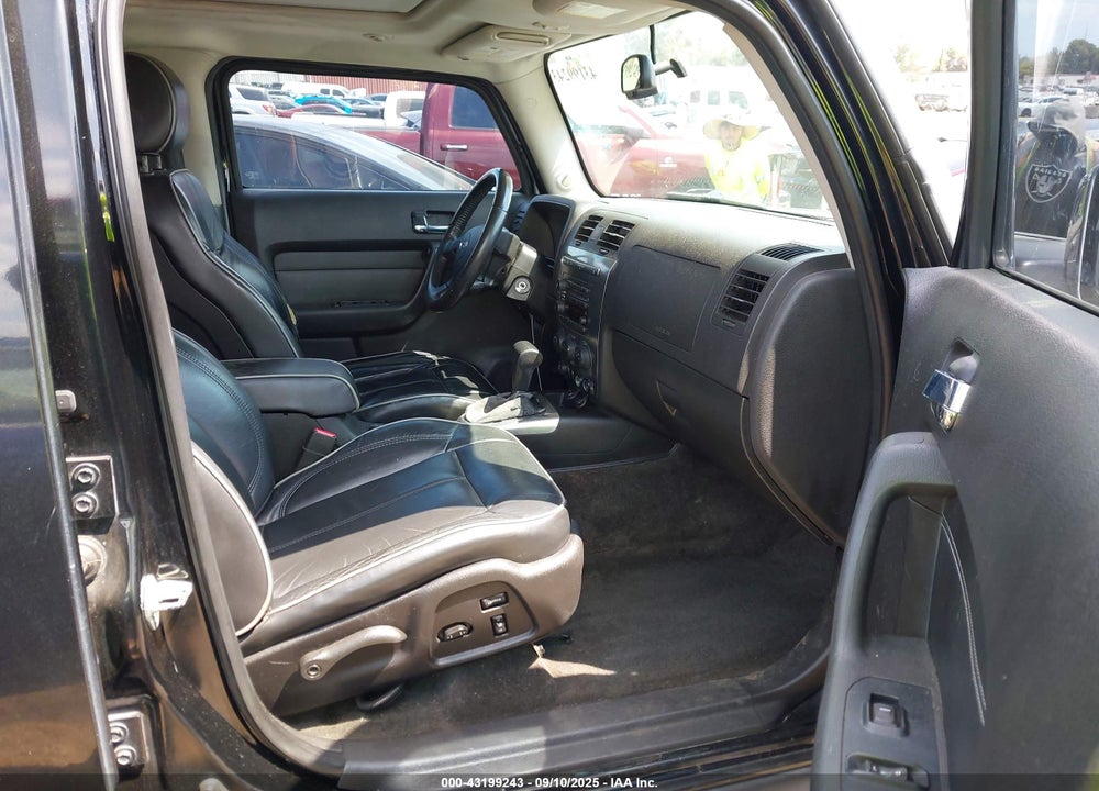 2007 HUMMER H3 SUV VIN: 5GTDN13E878147400