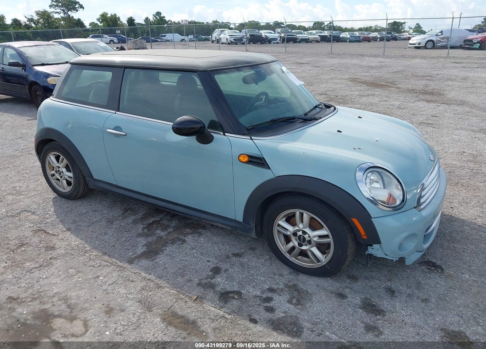 2013 MINI HARDTOP COOPER VIN: WMWSU3C51DT375340