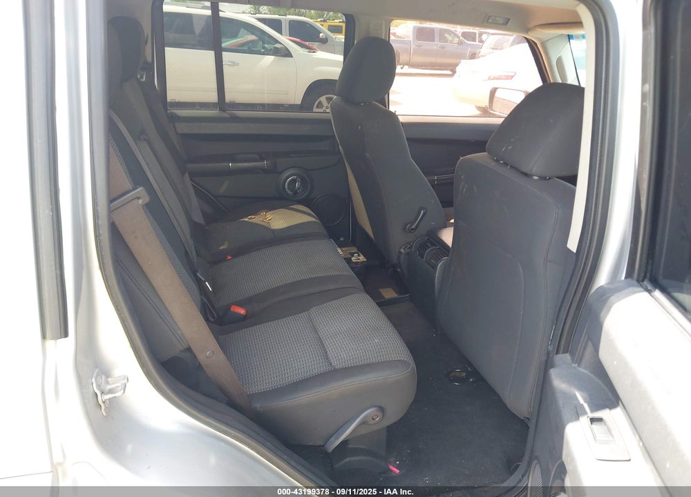 2009 JEEP COMMANDER VIN: 1J8HH48K49C558222
