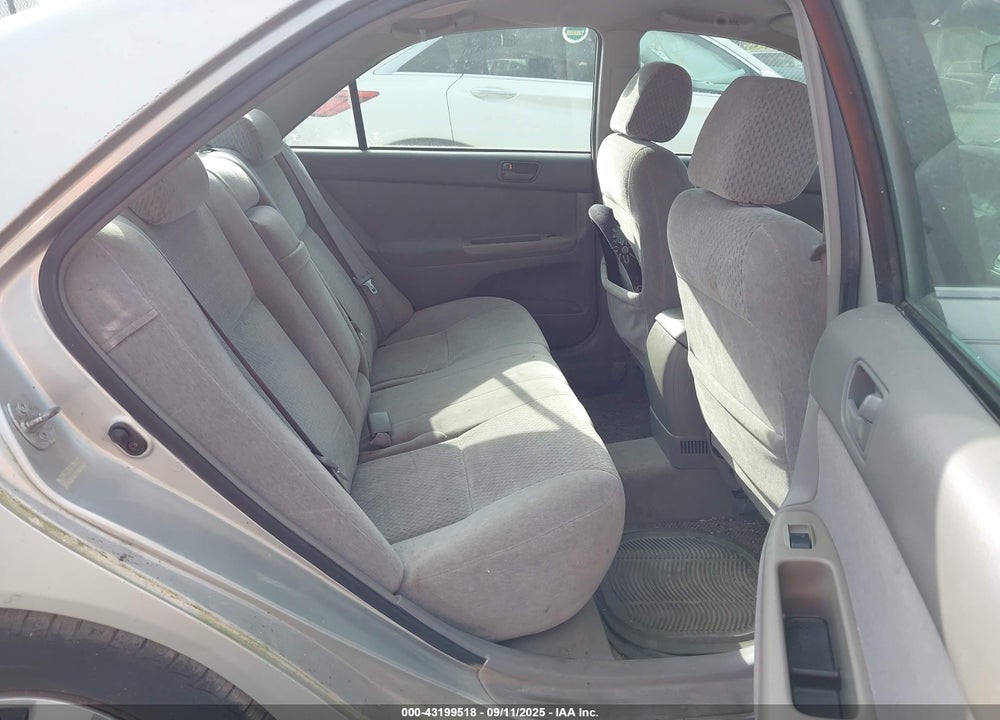 2003 TOYOTA CAMRY LE VIN: 4T1BE32K33U739558