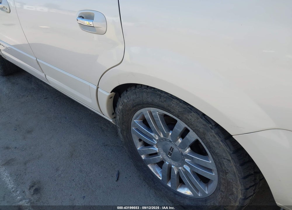 2008 LINCOLN NAVIGATOR VIN: 5LMFU27528LJ04665