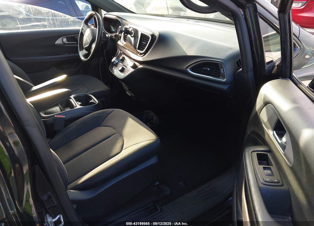 2019 CHRYSLER PACIFICA VIN: 2C4RC1FG5KR640111