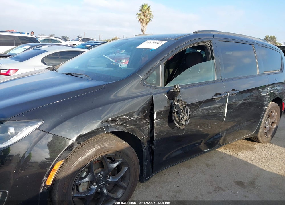 2019 CHRYSLER PACIFICA VIN: 2C4RC1FG5KR640111