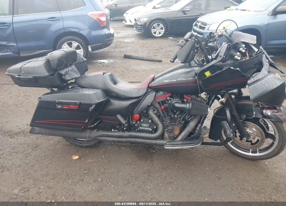 2013 HARLEY-DAVIDSON FLTRX ROAD GLIDE CUSTOM VIN: 1HD1KHM19DB647795