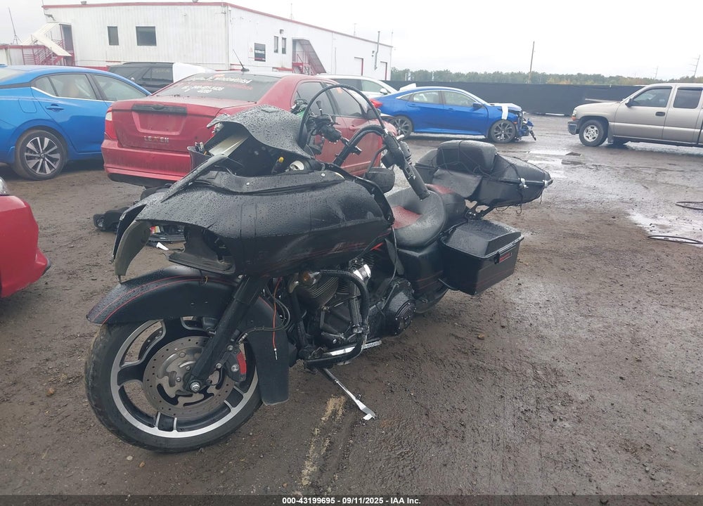 2013 HARLEY-DAVIDSON FLTRX ROAD GLIDE CUSTOM VIN: 1HD1KHM19DB647795