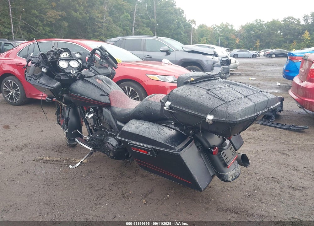 2013 HARLEY-DAVIDSON FLTRX ROAD GLIDE CUSTOM VIN: 1HD1KHM19DB647795