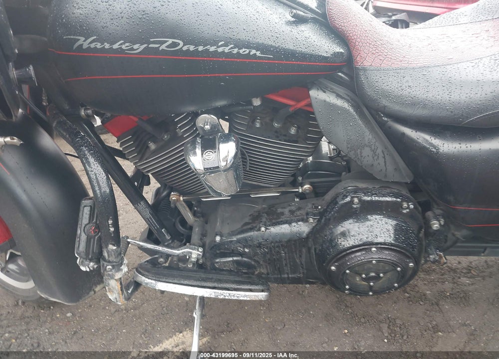 2013 HARLEY-DAVIDSON FLTRX ROAD GLIDE CUSTOM VIN: 1HD1KHM19DB647795