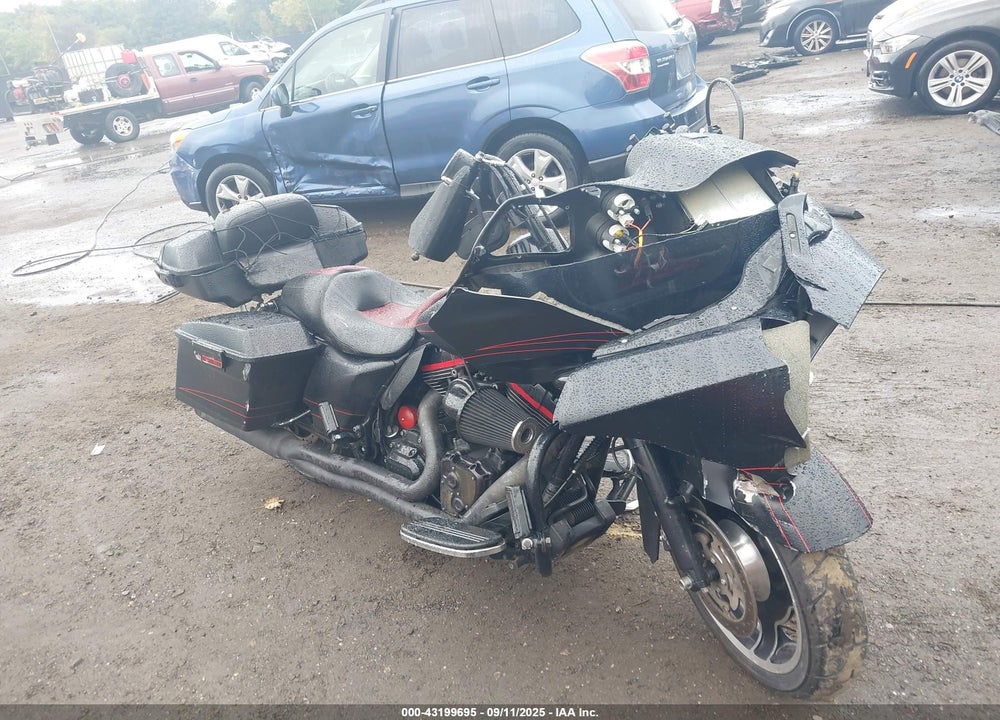 2013 HARLEY-DAVIDSON FLTRX ROAD GLIDE CUSTOM VIN: 1HD1KHM19DB647795