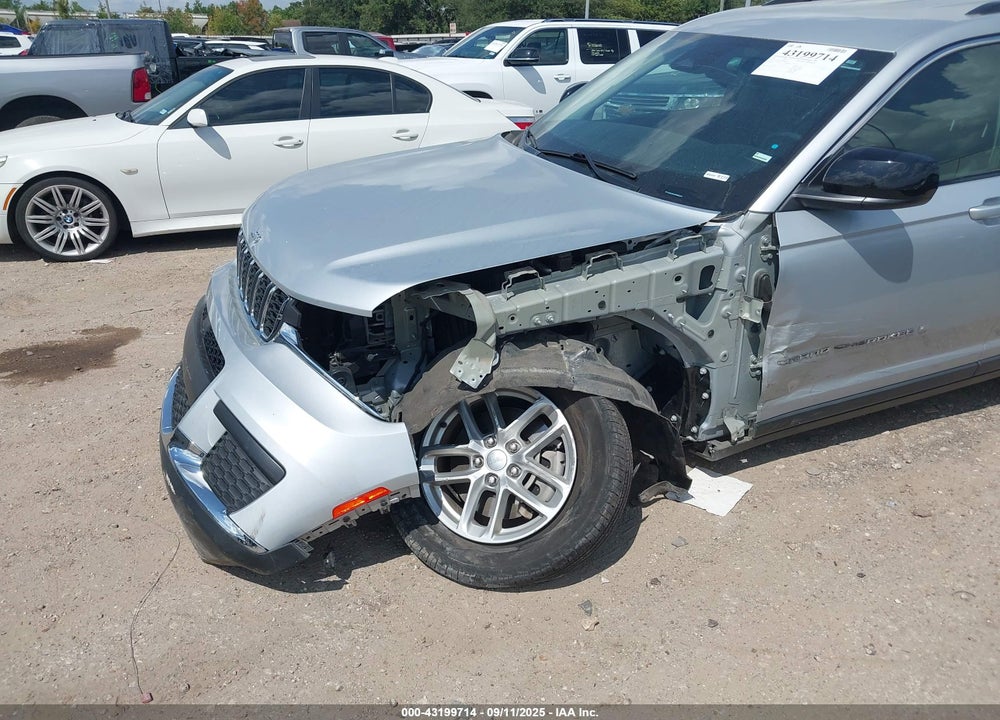 2023 JEEP GRAND CHEROKEE L LAREDO 4X4 VIN: 1C4RJKAG4P8894950