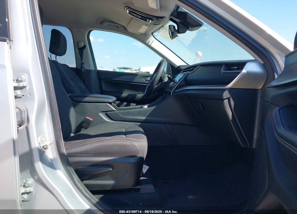 2023 JEEP GRAND CHEROKEE L LAREDO 4X4 VIN: 1C4RJKAG4P8894950