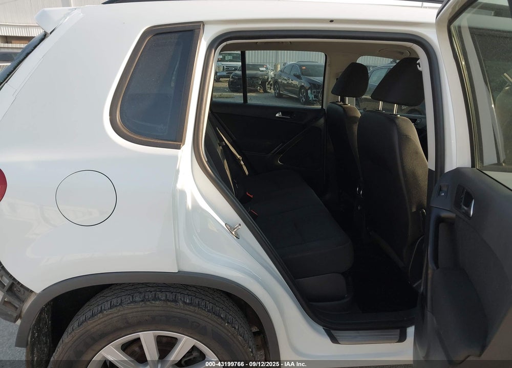 2018 VOLKSWAGEN TIGUAN LIMITED 2.0T VIN: WVGBV7AX9JK003009