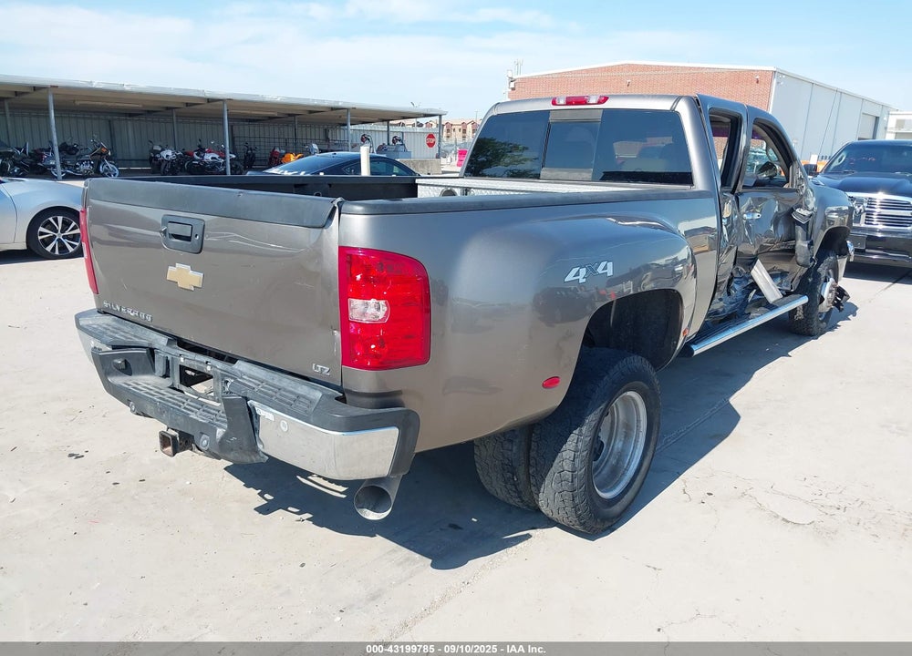 2011 CHEVROLET SILVERADO 3500HD LTZ VIN: 1GC4K1C83BF201832