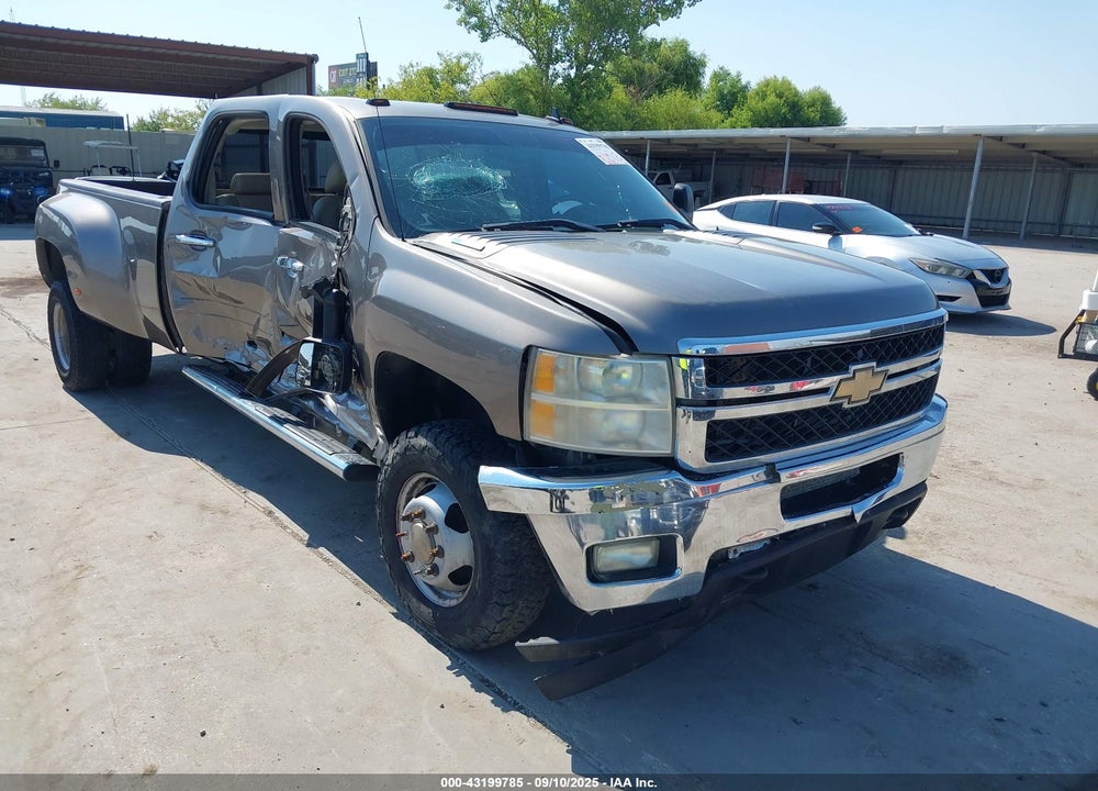 2011 CHEVROLET SILVERADO 3500HD LTZ VIN: 1GC4K1C83BF201832