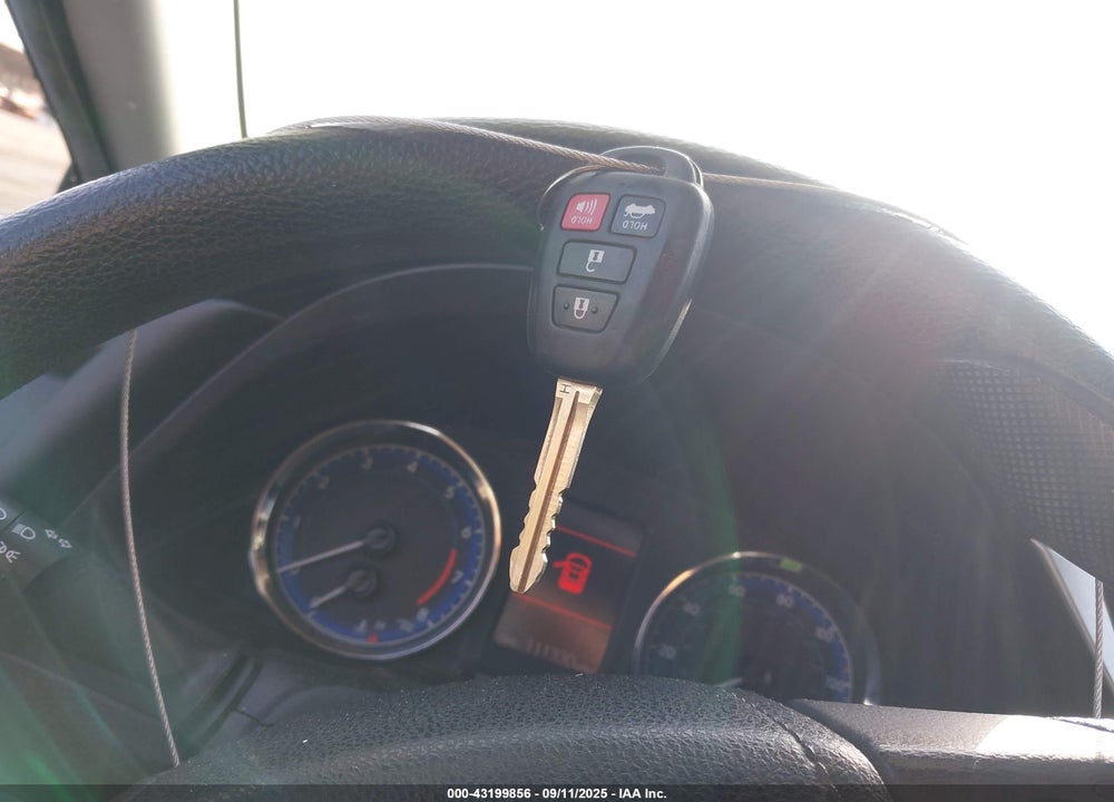2017 TOYOTA COROLLA LE VIN: 5YFBURHE5HP667035