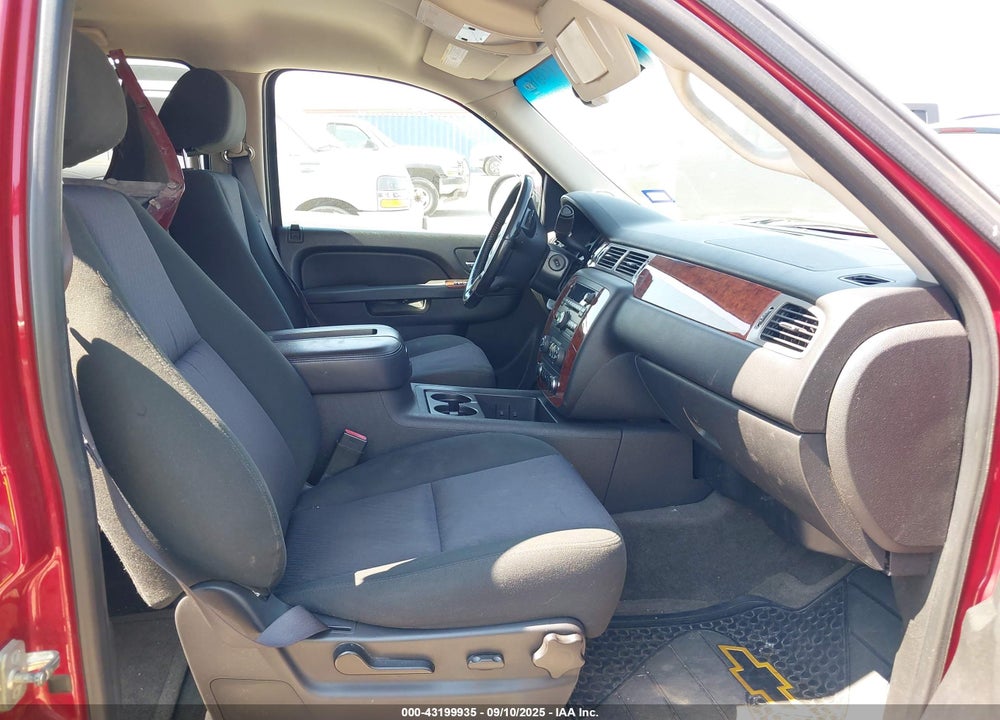 2013 CHEVROLET TAHOE VIN: 1GNSKAE09DR183084