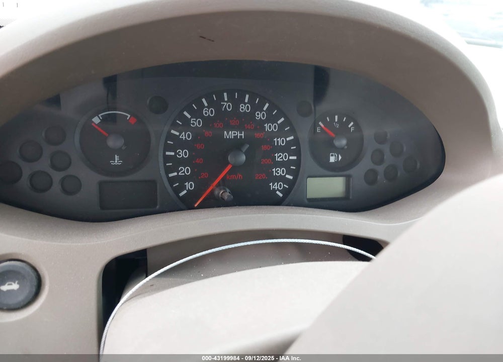 2005 FORD FOCUS ZX4 VIN: 1FAFP34N25W140493
