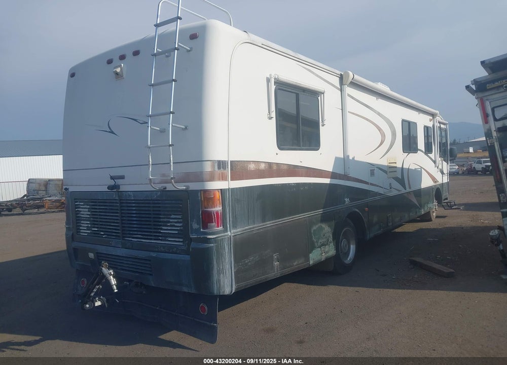 1998 FREIGHTLINER CHASSIS X LINE MOTOR HOME VIN: 4UZ6XFBC4WCA78111