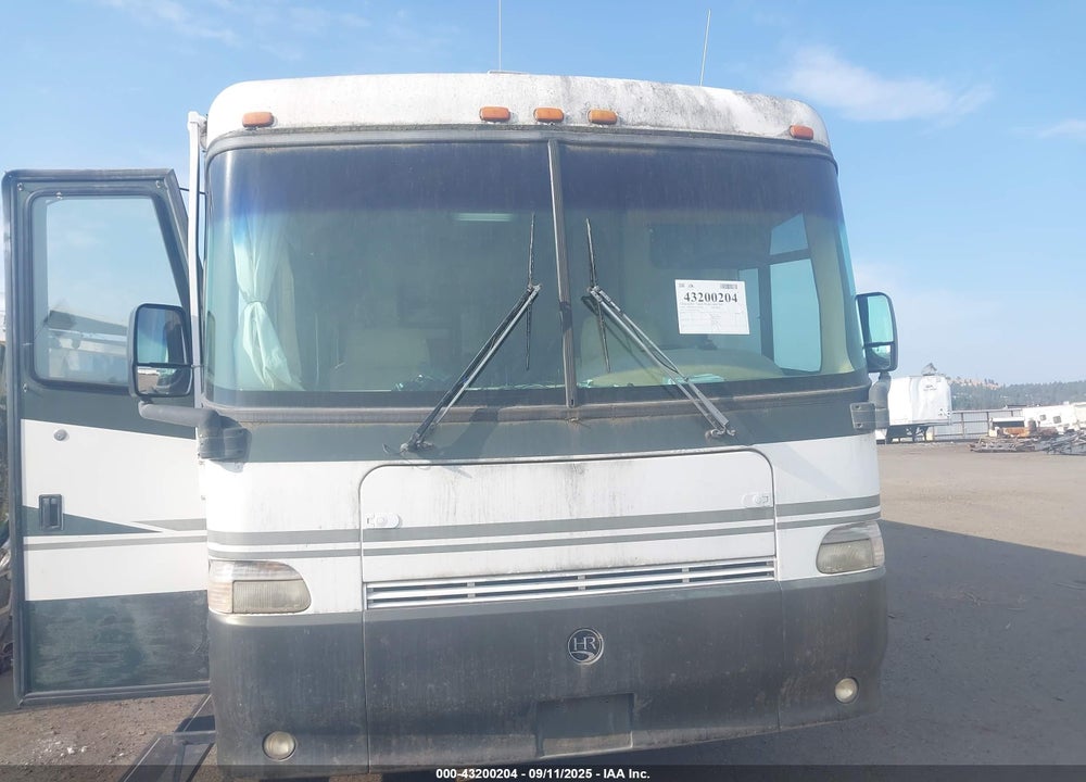 1998 FREIGHTLINER CHASSIS X LINE MOTOR HOME VIN: 4UZ6XFBC4WCA78111
