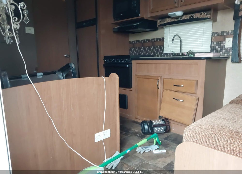 2013 STARCRAFT 235FB TRAVEL TRAILER VIN: 1SABS0BM3D28E5119