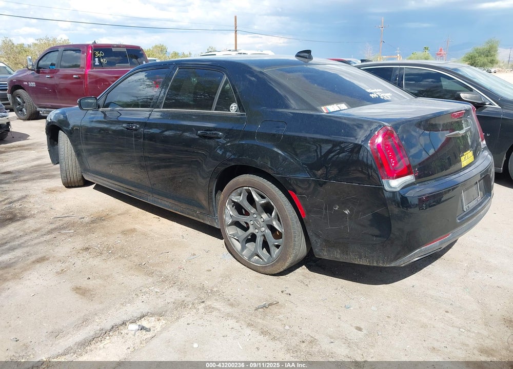 2019 CHRYSLER 300 VIN: 2C3CCABG9KH693710