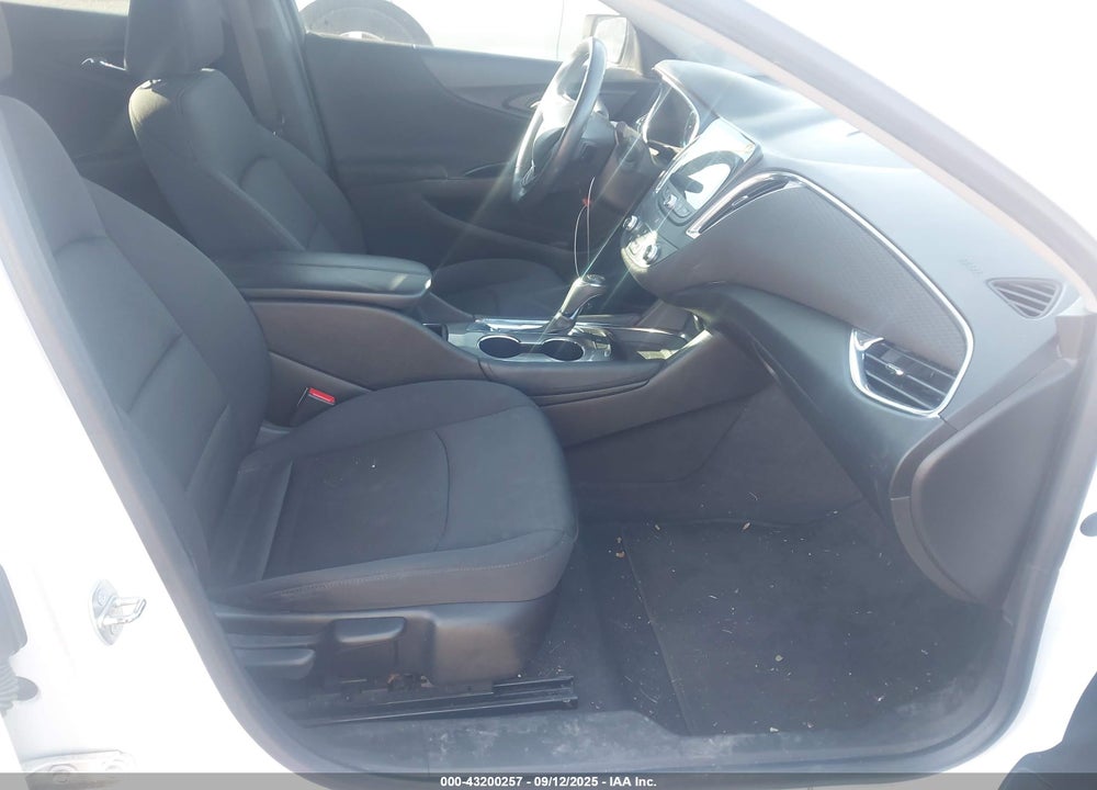 2016 CHEVROLET MALIBU VIN: 1G1ZE5ST0GF216072