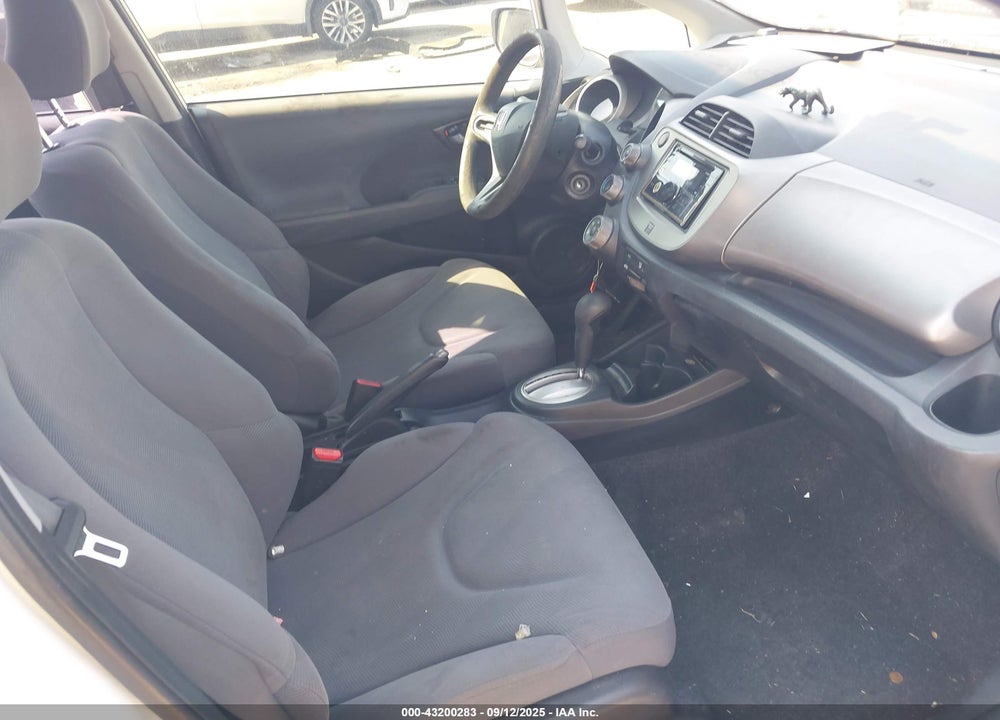 2009 HONDA FIT VIN: JHMGE88269S032469