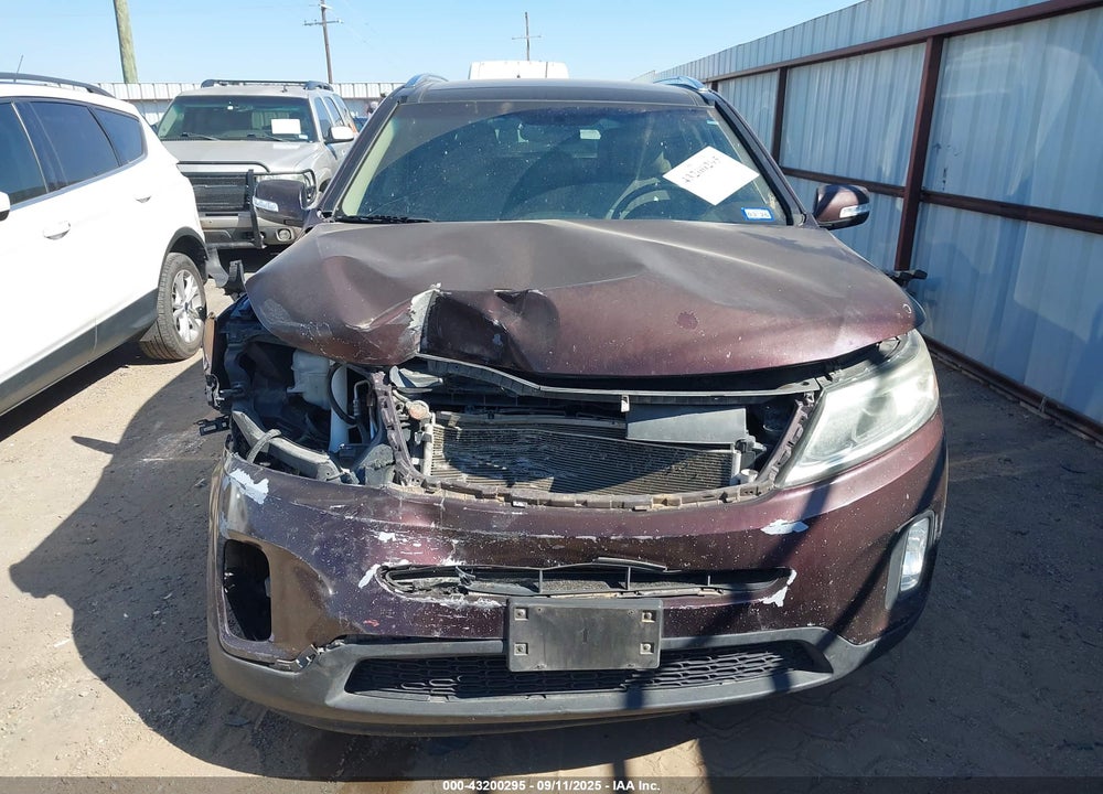 2014 KIA SORENTO VIN: 5XYKUDA75EG537643