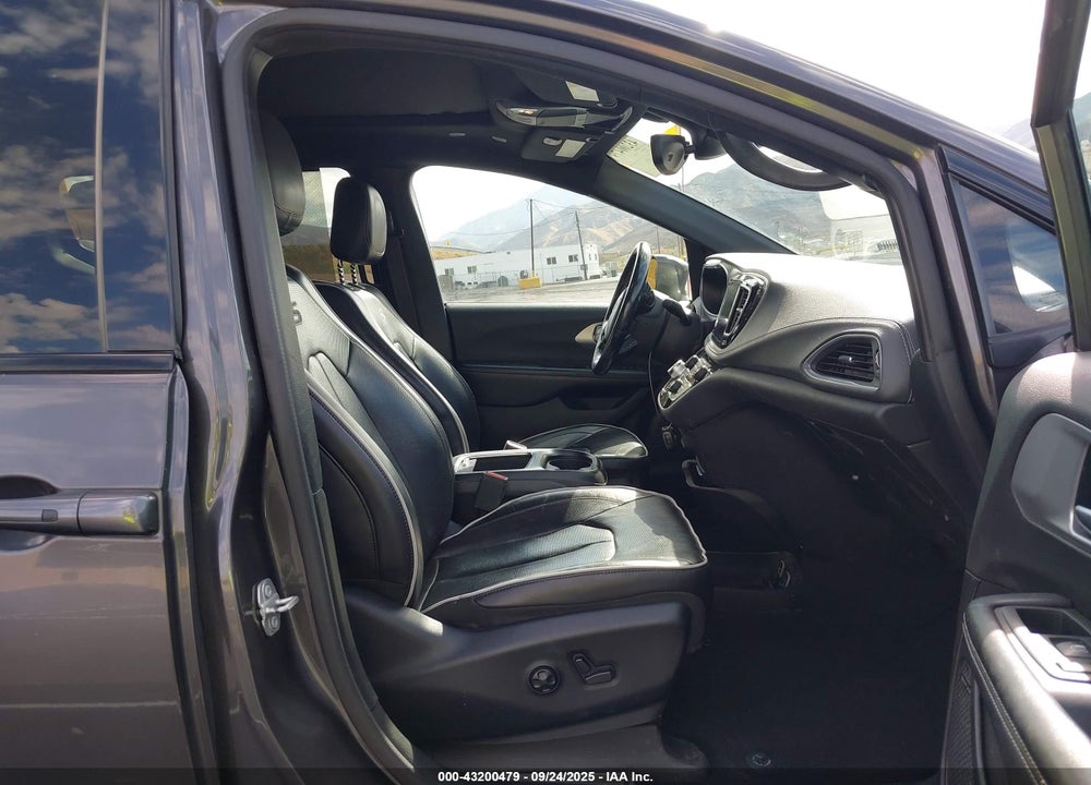 2018 CHRYSLER PACIFICA LIMITED VIN: 2C4RC1GG7JR289263