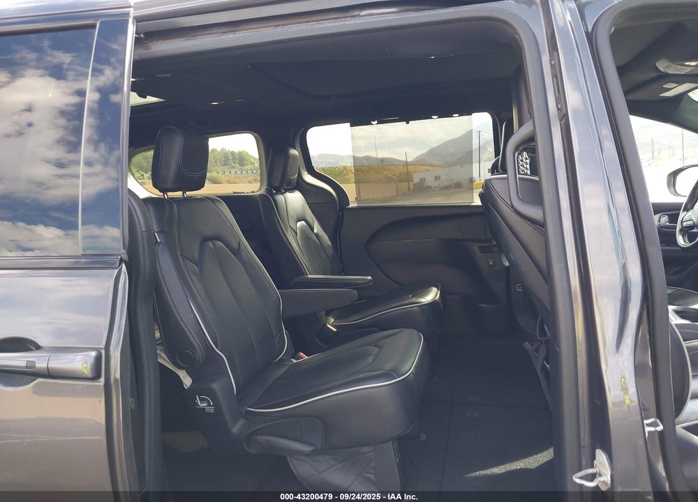 2018 CHRYSLER PACIFICA LIMITED VIN: 2C4RC1GG7JR289263