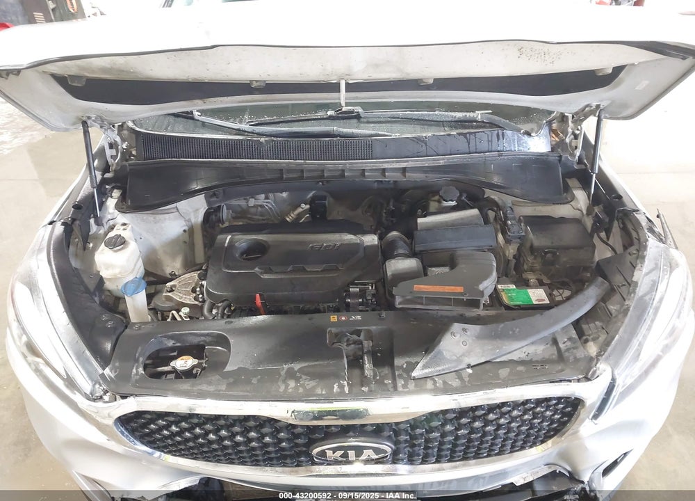 2016 KIA SORENTO VIN: 5XYPGDA31GG035385