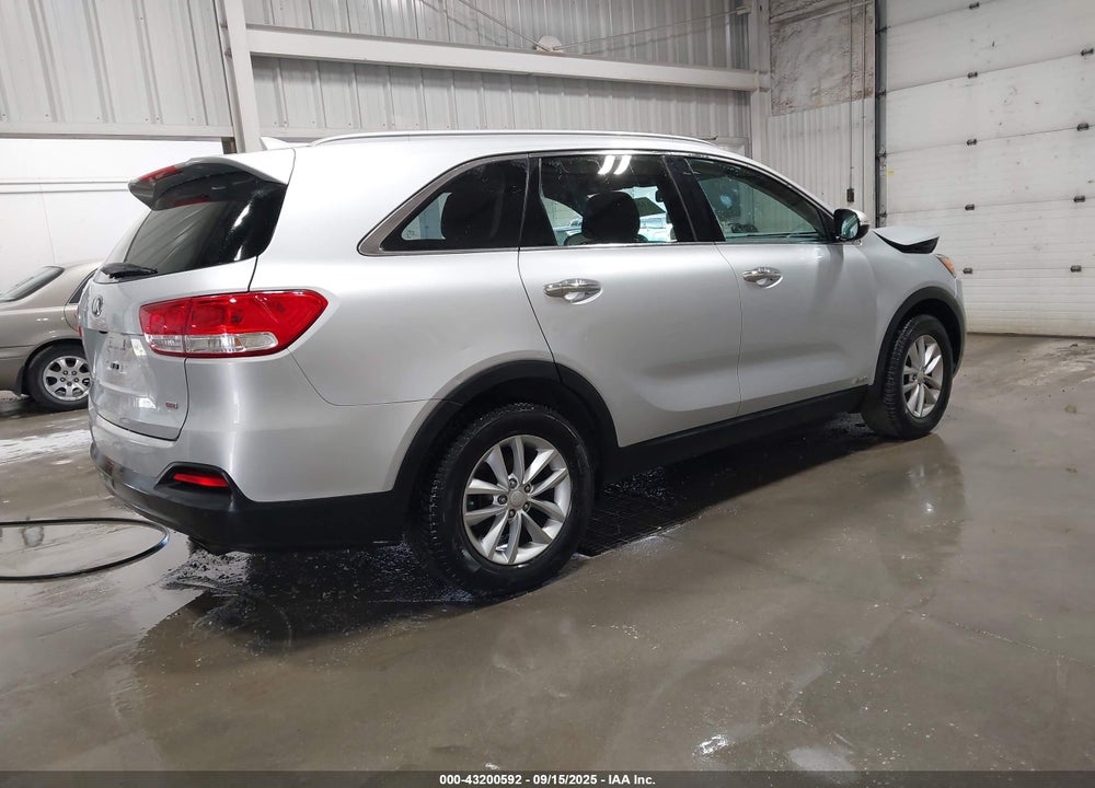 2016 KIA SORENTO VIN: 5XYPGDA31GG035385