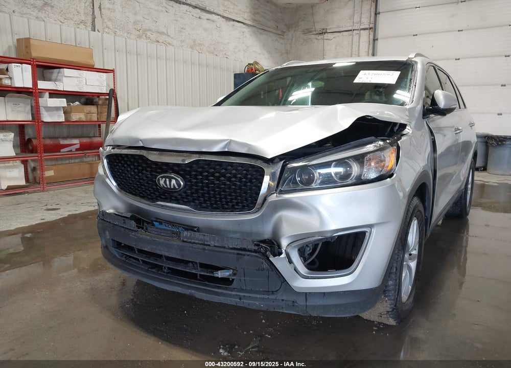 2016 KIA SORENTO VIN: 5XYPGDA31GG035385