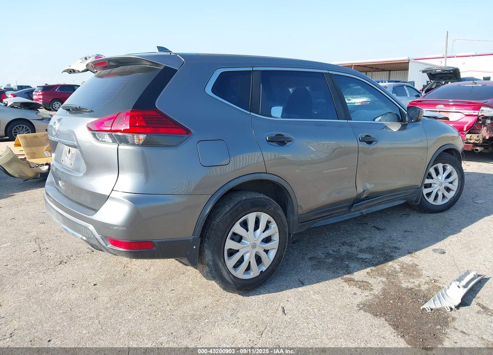 2017 NISSAN ROGUE VIN: JN8AT2MTXHW136547