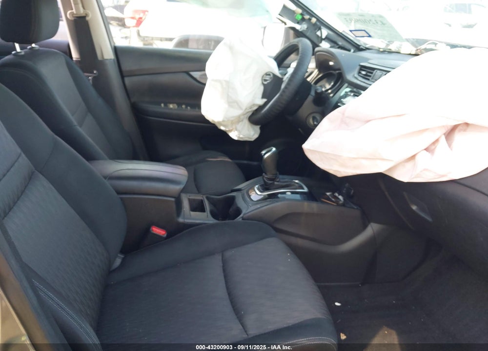 2017 NISSAN ROGUE VIN: JN8AT2MTXHW136547