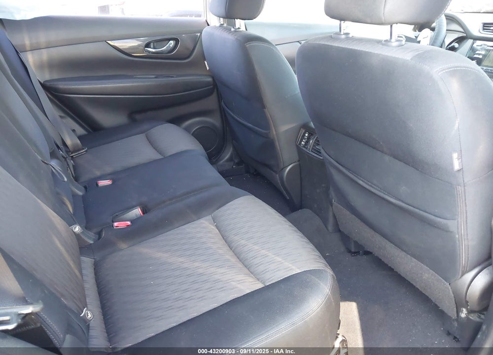 2017 NISSAN ROGUE VIN: JN8AT2MTXHW136547