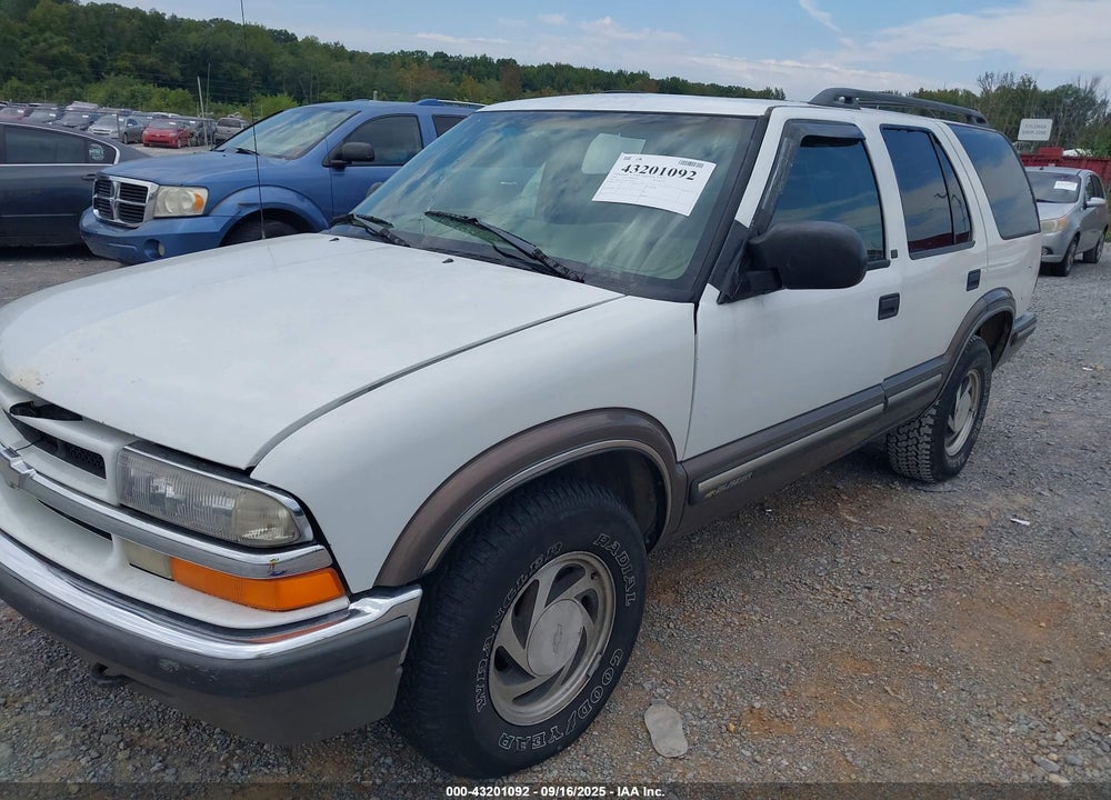 1998 CHEVROLET BLAZER LT VIN: 1GNDT13W9W2180033