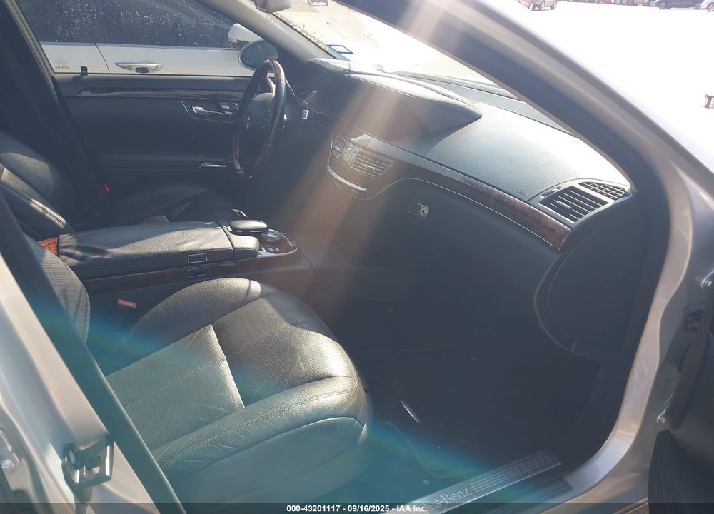 2008 MERCEDES-BENZ S 550 4MATIC VIN: WDDNG86X58A230942