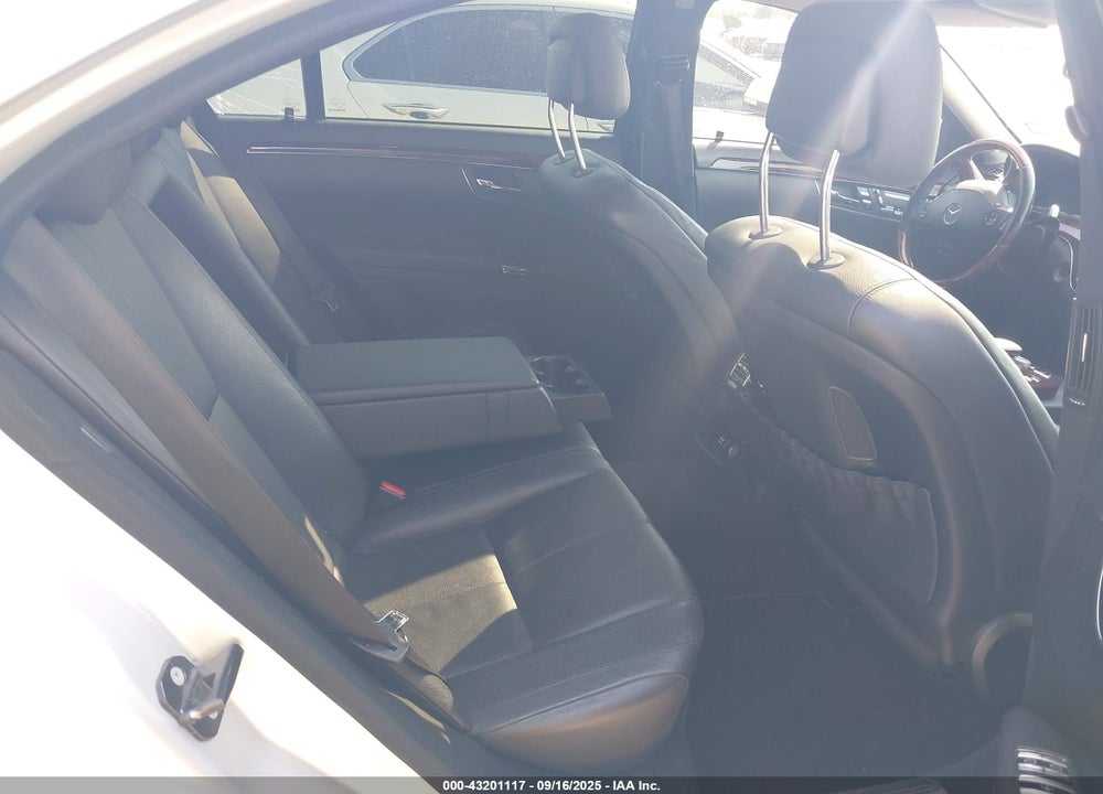 2008 MERCEDES-BENZ S 550 4MATIC VIN: WDDNG86X58A230942