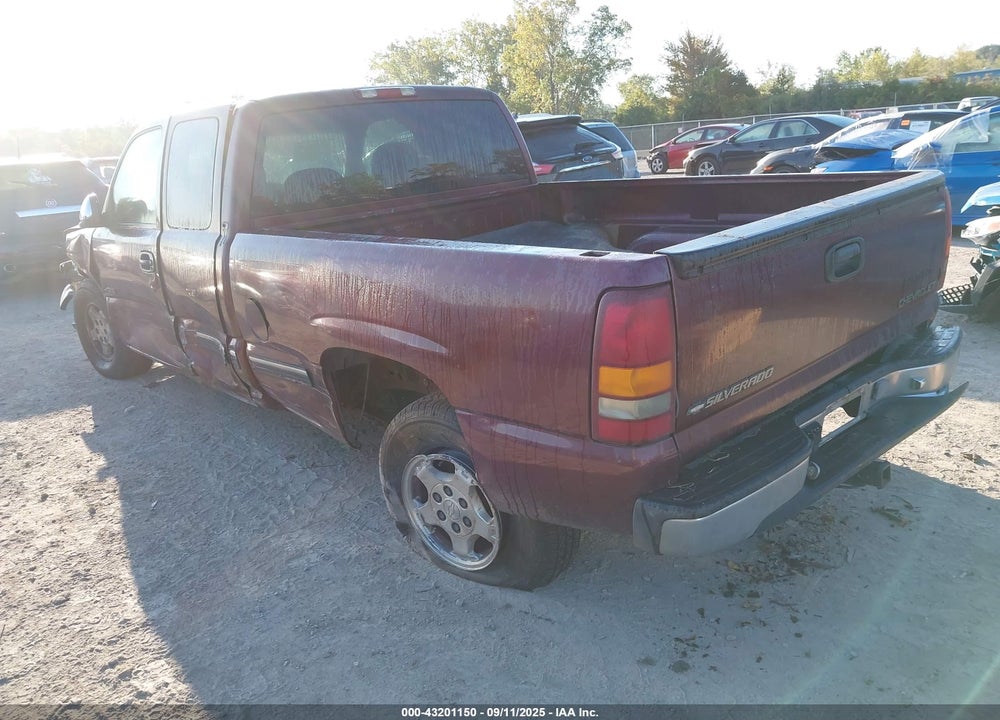 2001 CHEVROLET SILVERADO 1500 LS VIN: 2GCEC19T711136664