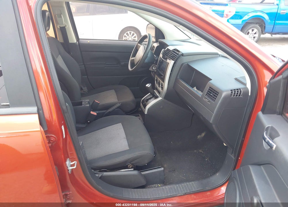 2008 JEEP COMPASS SPORT VIN: 1J8FT47018D747084