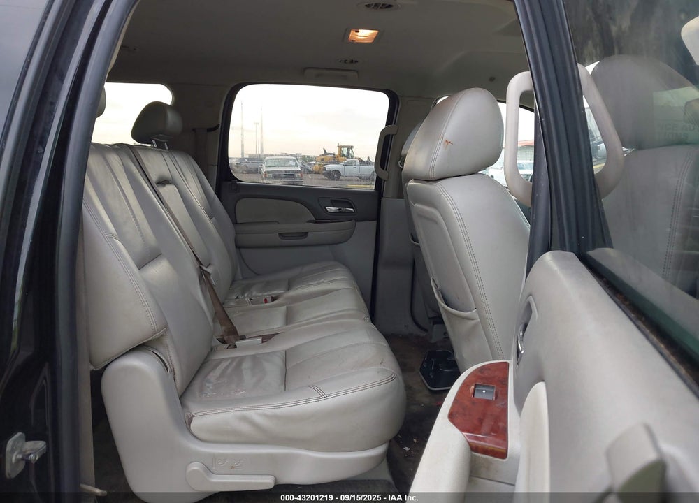 2009 CHEVROLET SUBURBAN 1500 VIN: 1GNFC26099R289352