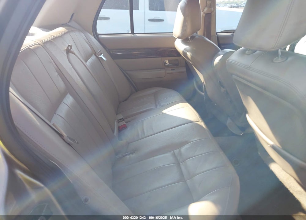 2005 MERCURY GRAND MARQUIS LS/LSE VIN: 2MEFM75W25X602118